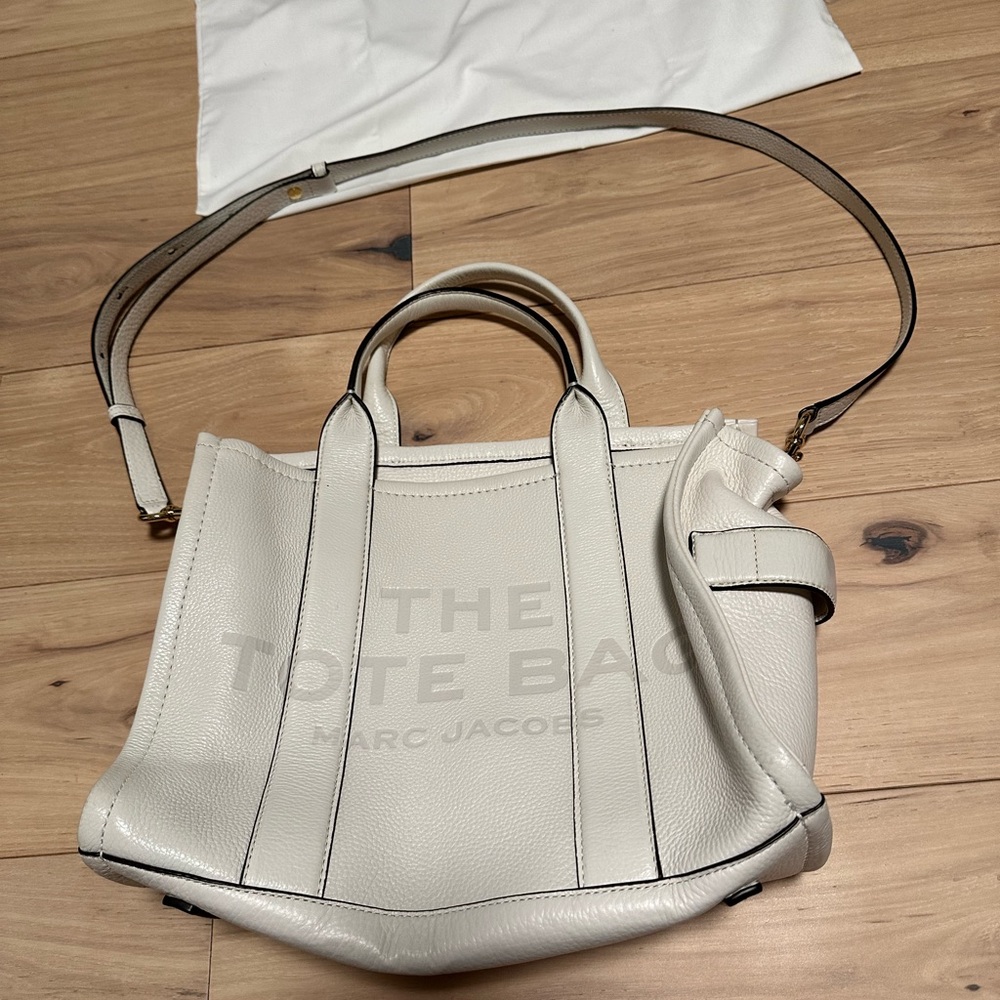 Marc Jacobs | The Tote Bag | White | Leather | Medium Bag | EUC - Picture 8 of 16